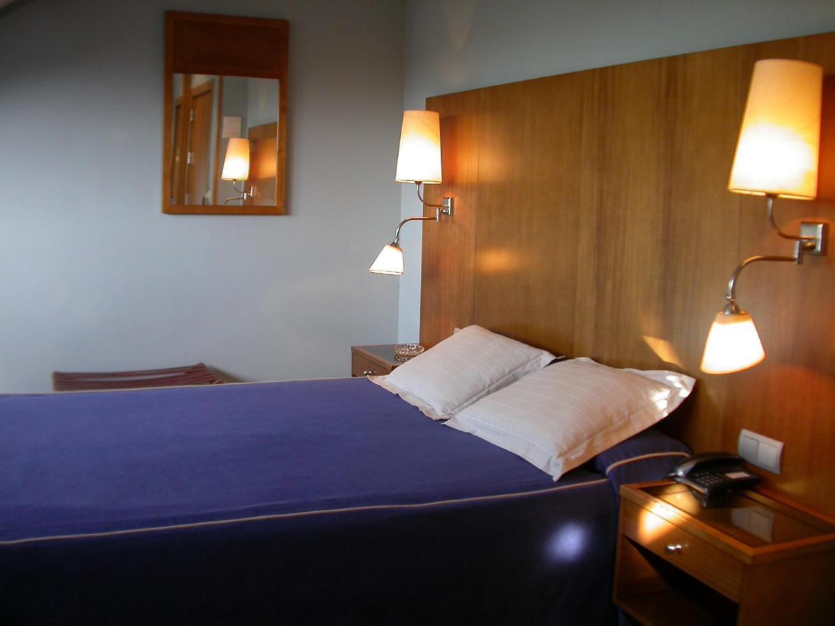 Hotel Galaico Collado Villalba Room photo